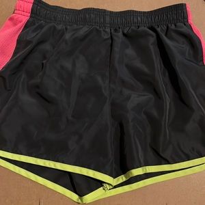 Da skin Now running shorts.guc